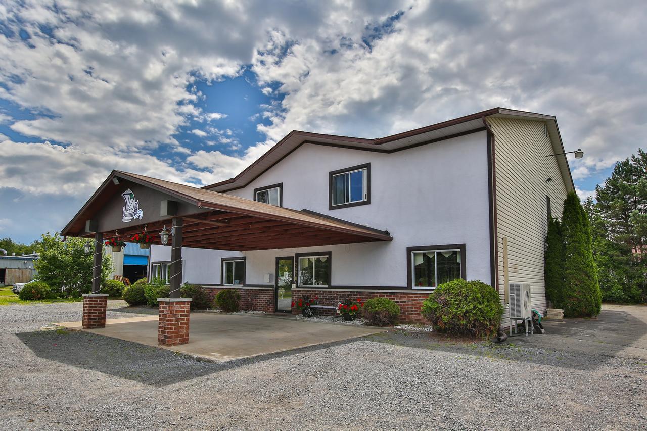 Auberge Motel Drakkar Shawinigan Ngoại thất bức ảnh
